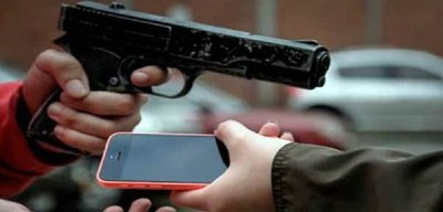 Motochorros atacan brutalmente a trabajadora para sacarle G. 200.000 | Noticias Paraguay