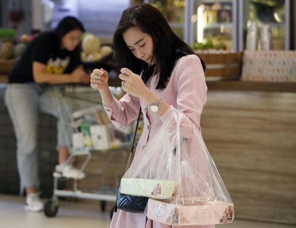 Cadenas de televisión de Tailandia censuran las bolsas de plástico - Mundo - ABC Color