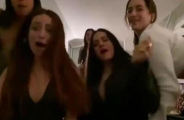 La desatada celebración de Año Nuevo de Rosalía y sus amigas - SNT