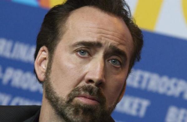 Nicolas Cage pasó el Año Nuevo en un bar y celebró con desconocidos - SNT