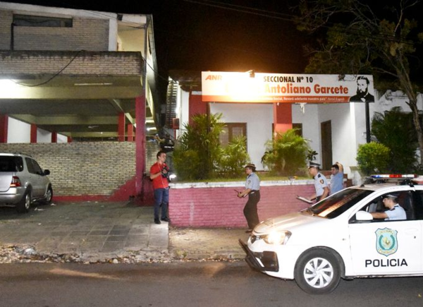 Continúan las pesquisas tras el hallazgo de un cadáver en seccional