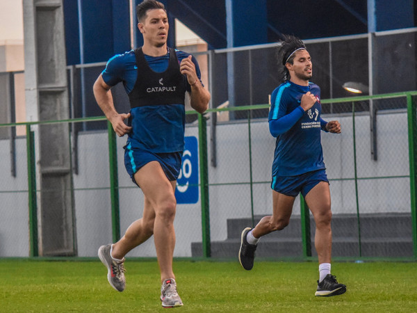 30 futbolistas trabajarán con Chiqui Arce en la pretemporada