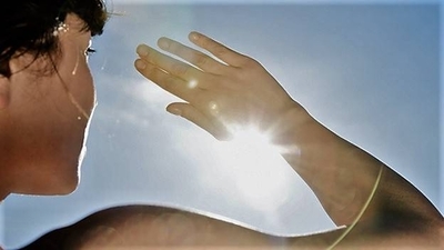 HOY / Agua y sol: riesgos y cuidados de la piel durante el verano
