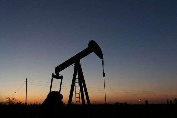 El petróleo de Texas sube un 3,64 % por la crisis entre EE.UU. e Irán - .::RADIO NACIONAL::.