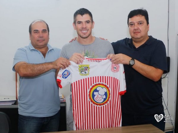El Rayadito confirma dos refuerzos más