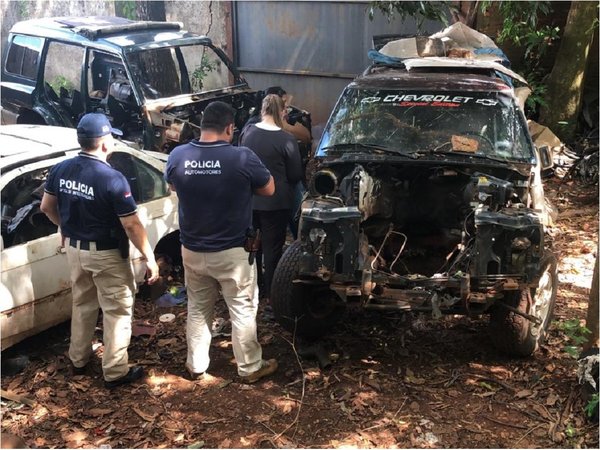 Recuperan camionetas hurtadas tras allanamiento a taller mecánico