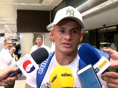Núñez reconoce el interés del Ciclón, pero ahora piensa en la Albirroja