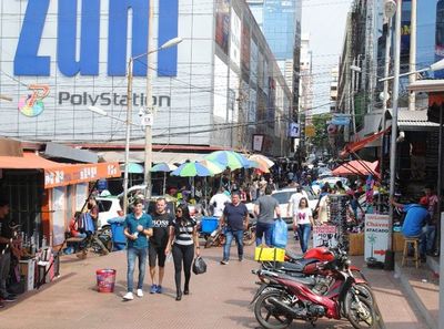 Reconvertir matriz comercial en ciudades fronterizas, dice ministra de MIC - Nacionales - ABC Color