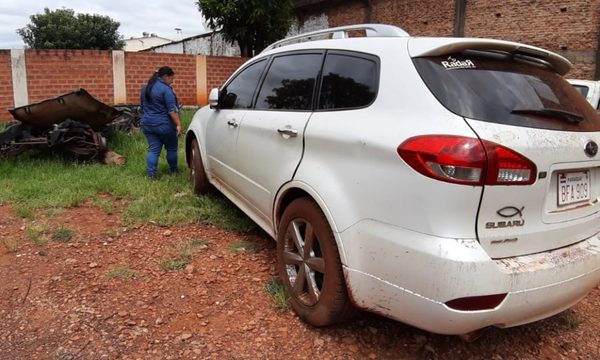 Camioneta fue abandonada por estafador