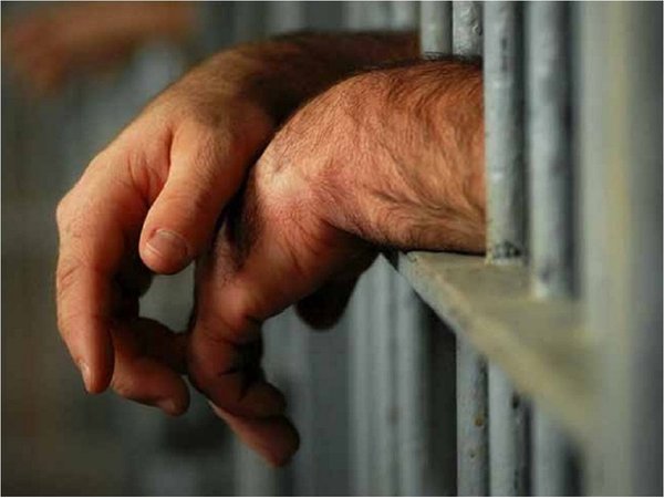 Demorado sufrió quemaduras tras quemar colchones en comisaría