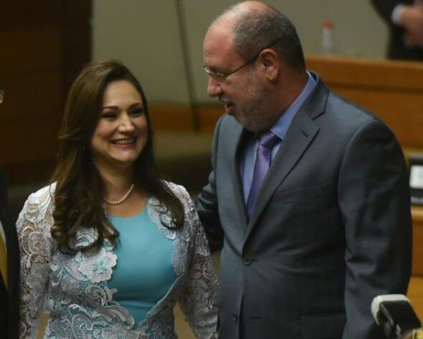 Lucho Zacarías y Rocío Abed integran Comisión Permanente, pero piden permiso para salir del país