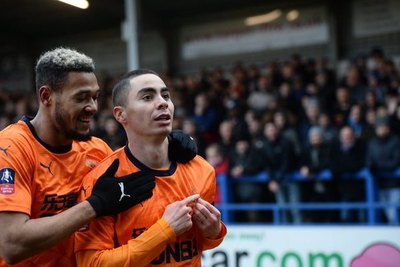 Golazo de Miguel Almirón en la FA Cup