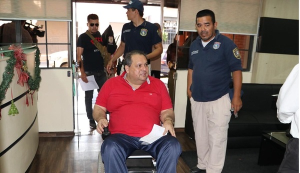 Llevan hasta la Fiscalía al Concejal Departamental detenido ayer en Caazapa