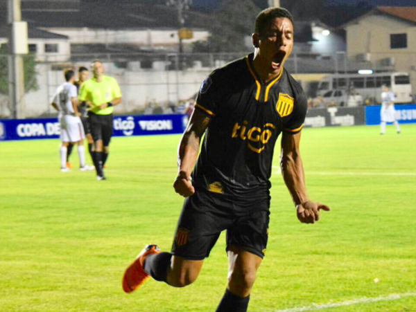 Deportes Cobresal presenta a Rodolfo Gamarra como refuerzo