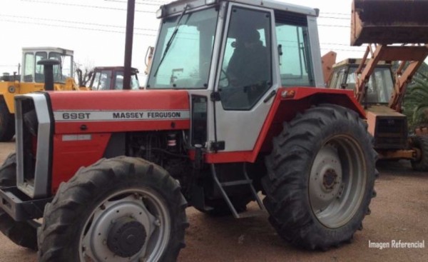 Brasileño muere aplastado por un tractor
