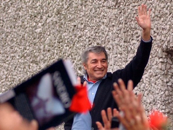 Sandro mantiene su leyenda a diez años de su muerte
