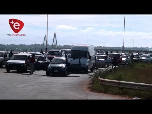 EXIGEN A LA CANCILLERÍA DESTRABAR CONFLICTO EN CRUCE ENCARNACIÓN - POSADAS
