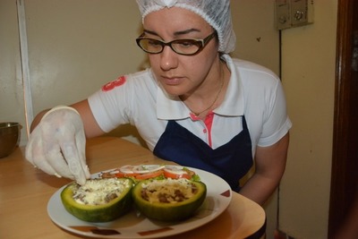Mujer privada de libertad monta cocina gourmet dentro de granja penitenciaria » Ñanduti
