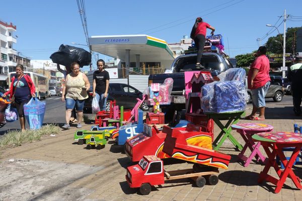 Calles peatonales y control vehicular en la víspera de Reyes