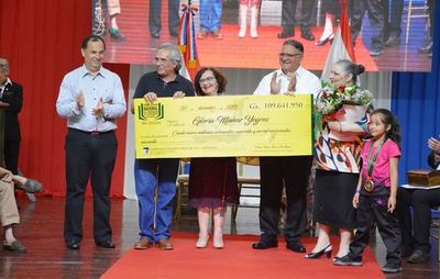 Caaguazú premió al libro “Polca colorado” - Artes y Espectáculos - ABC Color