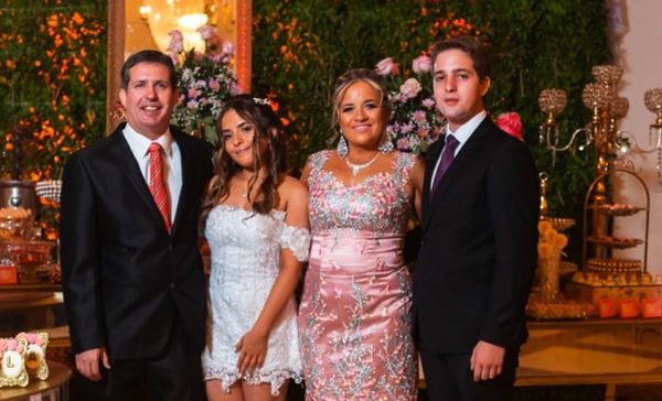 La fiesta de quince años de Fiorella