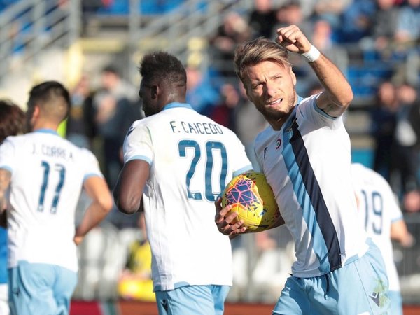 Lazio suma noveno triunfo seguido y se coloca a tres puntos del liderato
