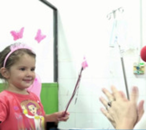 Los Payasonrisas llevaron alegría a niños del Hospital Barrio Obrero - Paraguay.com