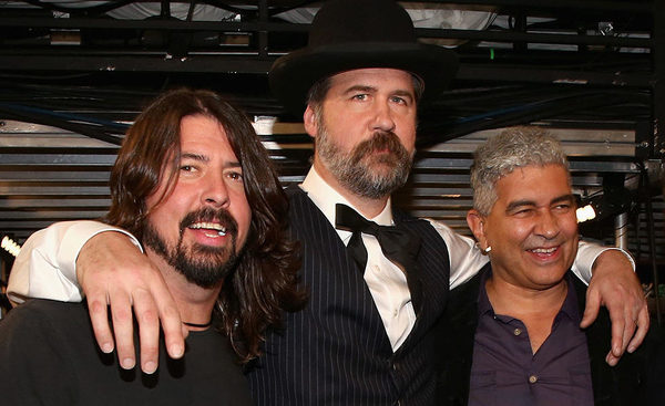 Miembros de Nirvana se reúnen para tocar sus hits por una buena causa