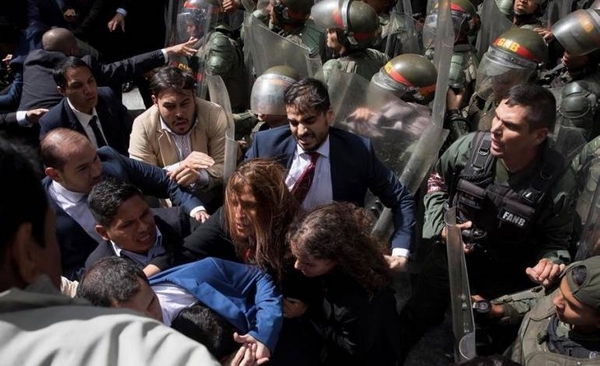 HOY / Paraguay condena "represión violenta" contra diputados opositores en Venezuela