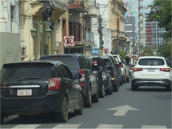 Asunción deja de percibir USD 6,2 millones al año por estacionamiento