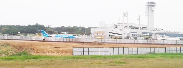 A mitad de año quieren iniciar la construcción de nuevo aeropuerto - Economía - ABC Color
