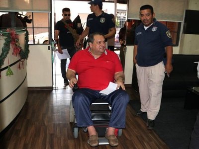 Juez ordena prisión en Tacumbú de  concejal Adaro  y otros   3 imputados