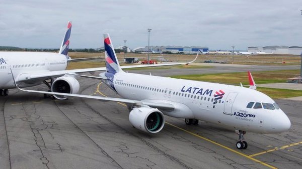 Miami: Se incendió la turbina de un avión con 228 pasajeros - ADN Paraguayo