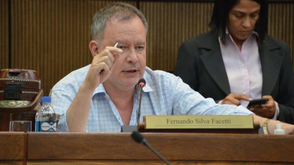 Facetti quiere reflotar seguro vehicular