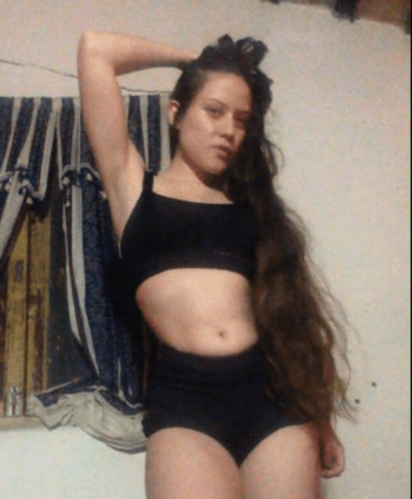 La "barbie de las redes" ofrece bailes a cambio de esto - Teleshow
