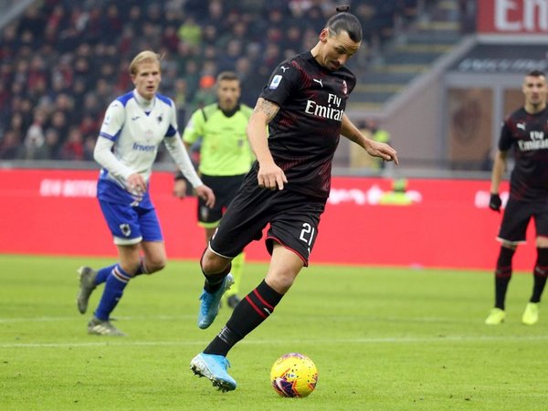Ibrahimovic debuta con el Milan, pero no puede evitar un nuevo tropiezo