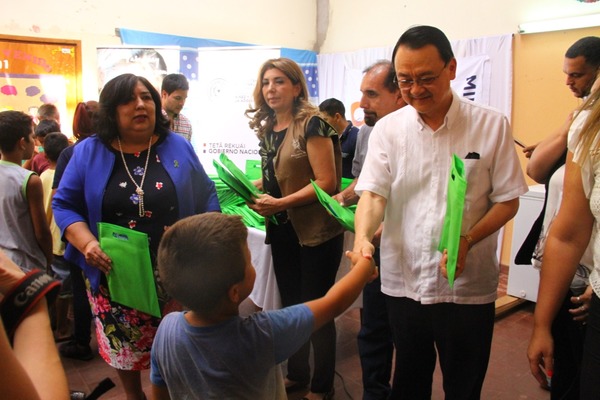En Día de Reyes fueron agasajados niños y niñas del Centro Comunitario Villa Elisa | .::Agencia IP::.