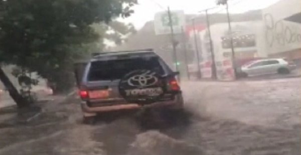 Llegó la lluvia a Asunción | Noticias Paraguay