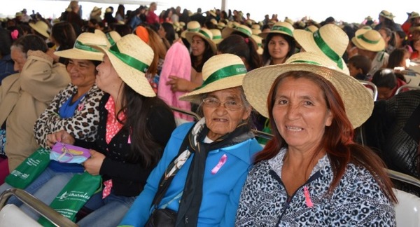 ¿Qué contempla la ley de políticas públicas para mujeres rurales?