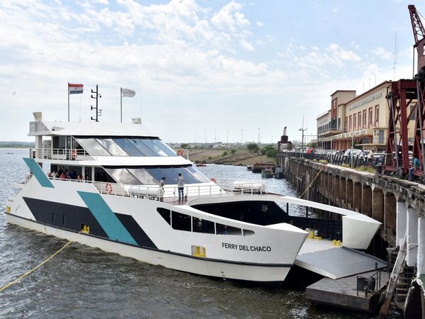 El Ferry del Chaco realizó su primer viaje