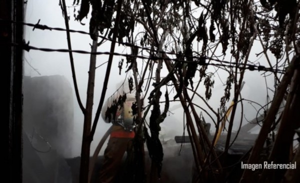 Incendio consumió parte de una vivienda