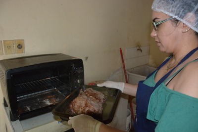 Ejemplo de reinserción: interna monta cocina gourmet en centro penitenciario.