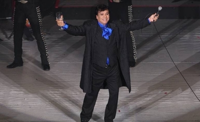 HOY / Los 70 años de Juan Gabriel: su hijo, la herencia, y su exmanager que insiste que sigue vivo