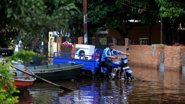Tormenta afectó a una treintena de hogares en barrios inundables de Asunción » Ñanduti