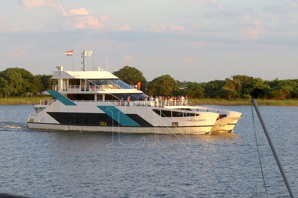 Ferry del Chaco transportó a 250 pasajeros en su primer día