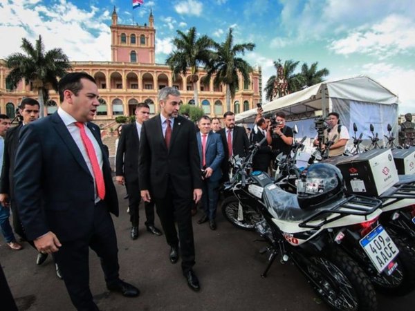 Cercanos al presidente estructuran equipo para los próximos comicios