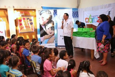 Reyes estuvieron en Clínicas y en Centro Comunitario de Villa Elisa