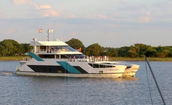 HOY / Ferry del Chaco transportó a 250 pasajeros en su primer día