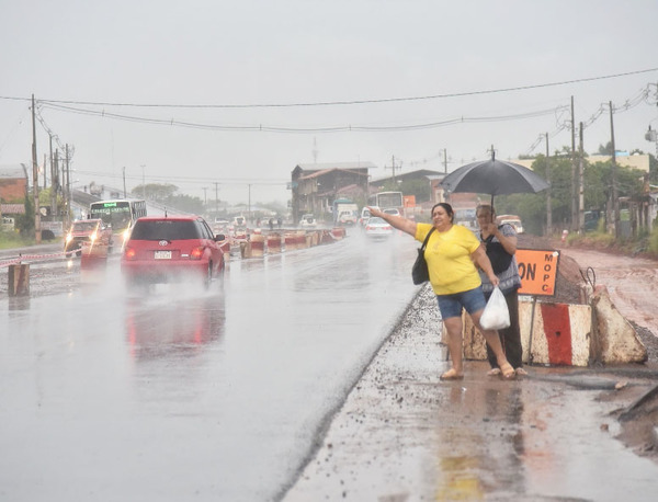 Luvias y altas temperaturas persistirán hoy martes