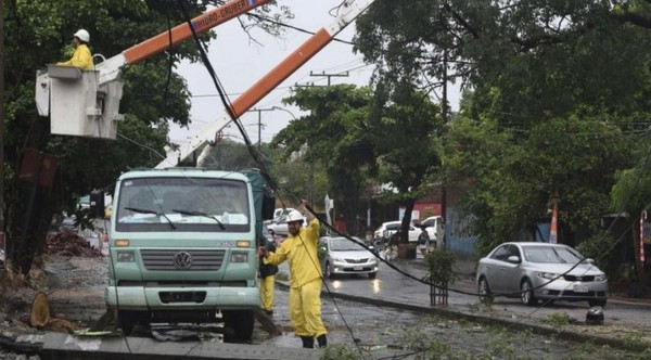 53 alimentadores de la Ande fueron afectados por el temporal » Ñanduti